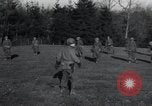 Standbild USA Soldaten Alsdorf Deutschland, 1944, aus Sekunde 17 historischem Filmmaterial Videoclip 65675073873