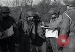 Immagine di Soldati statunitensi Alsdorf Germania, 1944, secondo 9 filmato di repertorio 65675073874
