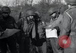 Immagine di Soldati statunitensi Alsdorf Germania, 1944, secondo 12 filmato di repertorio 65675073874