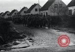 Immagine di Granata distrugge la scatola di pillole tedesco Alsdorf Germania, 1944, secondo 17 filmato di repertorio 65675073875