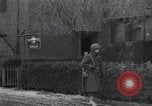 Immagine di Granata distrugge la scatola di pillole tedesco Alsdorf Germania, 1944, secondo 26 filmato di repertorio 65675073875
