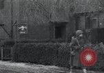 Immagine di Granata distrugge la scatola di pillole tedesco Alsdorf Germania, 1944, secondo 27 filmato di repertorio 65675073875