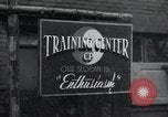 Immagine di Granata distrugge la scatola di pillole tedesco Alsdorf Germania, 1944, secondo 34 filmato di repertorio 65675073875
