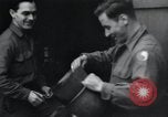 Immagine di Granata distrugge la scatola di pillole tedesco Alsdorf Germania, 1944, secondo 40 filmato di repertorio 65675073875