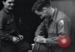 Immagine di Granata distrugge la scatola di pillole tedesco Alsdorf Germania, 1944, secondo 41 filmato di repertorio 65675073875