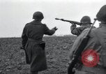 Immagine di Granata distrugge la scatola di pillole tedesco Alsdorf Germania, 1944, secondo 47 filmato di repertorio 65675073875