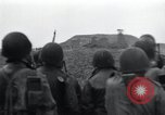 Immagine di Granata distrugge la scatola di pillole tedesco Alsdorf Germania, 1944, secondo 57 filmato di repertorio 65675073875