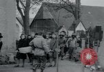 Immagine di Civili tedesco Neuchâtel Germania, 1945, secondo 7 filmato di repertorio 65675073881