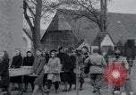 Immagine di Civili tedesco Neuchâtel Germania, 1945, secondo 9 filmato di repertorio 65675073881