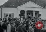 Immagine di Civili tedesco Neuchâtel Germania, 1945, secondo 15 filmato di repertorio 65675073881