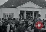 Immagine di Civili tedesco Neuchâtel Germania, 1945, secondo 17 filmato di repertorio 65675073881