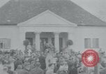 Immagine di Civili tedesco Neuchâtel Germania, 1945, secondo 18 filmato di repertorio 65675073881