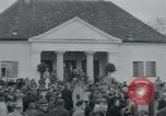 Immagine di Civili tedesco Neuchâtel Germania, 1945, secondo 19 filmato di repertorio 65675073881