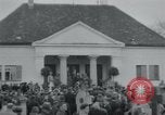 Immagine di Civili tedesco Neuchâtel Germania, 1945, secondo 25 filmato di repertorio 65675073881