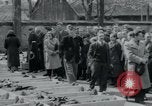 Immagine di Civili tedesco Neuchâtel Germania, 1945, secondo 62 filmato di repertorio 65675073881