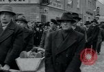 Immagine di Civili tedesco Neuchâtel Germania, 1945, secondo 15 filmato di repertorio 65675073882