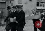 Immagine di Civili tedesco Neuchâtel Germania, 1945, secondo 24 filmato di repertorio 65675073882