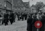 Immagine di Civili tedesco Neuchâtel Germania, 1945, secondo 29 filmato di repertorio 65675073882