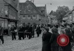 Immagine di Civili tedesco Neuchâtel Germania, 1945, secondo 33 filmato di repertorio 65675073882