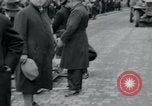 Immagine di Civili tedesco Neuchâtel Germania, 1945, secondo 49 filmato di repertorio 65675073882