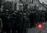 Immagine di Civili tedesco Neuchâtel Germania, 1945, secondo 39 filmato di repertorio 65675073883