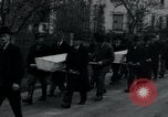 Immagine di Civili tedesco Neuchâtel Germania, 1945, secondo 45 filmato di repertorio 65675073883