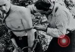 Immagine di Prigionieri di camp Belgio, 1945, secondo 15 filmato di repertorio 65675073888