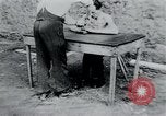 Immagine di Prigionieri di camp Belgio, 1945, secondo 53 filmato di repertorio 65675073888