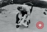 Immagine di Prigionieri di camp Belgio, 1945, secondo 3 filmato di repertorio 65675073889