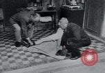 Immagine di Prigionieri di camp Belgio, 1945, secondo 33 filmato di repertorio 65675073889