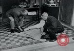 Immagine di Prigionieri di camp Belgio, 1945, secondo 35 filmato di repertorio 65675073889