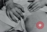 Immagine di Prigionieri di camp Belgio, 1945, secondo 37 filmato di repertorio 65675073889