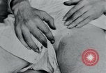Immagine di Prigionieri di camp Belgio, 1945, secondo 39 filmato di repertorio 65675073889