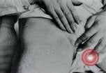 Immagine di Prigionieri di camp Belgio, 1945, secondo 43 filmato di repertorio 65675073889