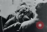 Standbild Gefangenen des Lagers Hannover Deutschland, 1945, aus Sekunde 41 historischem Filmmaterial Videoclip 65675073890