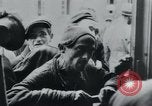 Standbild Gefangenen des Lagers Hannover Deutschland, 1945, aus Sekunde 42 historischem Filmmaterial Videoclip 65675073890