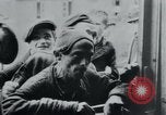Standbild Gefangenen des Lagers Hannover Deutschland, 1945, aus Sekunde 43 historischem Filmmaterial Videoclip 65675073890
