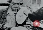 Standbild Gefangenen des Lagers Hannover Deutschland, 1945, aus Sekunde 49 historischem Filmmaterial Videoclip 65675073890