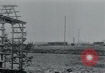 Standbild Polnischen und Russischen Opfer im Konzentrationslager Arnstadt Deutschland, 1945, aus Sekunde 9 historischem Filmmaterial Videoclip 65675073891