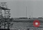 Standbild Polnischen und Russischen Opfer im Konzentrationslager Arnstadt Deutschland, 1945, aus Sekunde 11 historischem Filmmaterial Videoclip 65675073891
