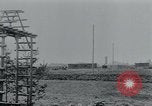 Standbild Polnischen und Russischen Opfer im Konzentrationslager Arnstadt Deutschland, 1945, aus Sekunde 14 historischem Filmmaterial Videoclip 65675073891
