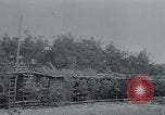 Standbild Polnischen und Russischen Opfer im Konzentrationslager Arnstadt Deutschland, 1945, aus Sekunde 18 historischem Filmmaterial Videoclip 65675073891