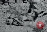 Standbild Polnischen und Russischen Opfer im Konzentrationslager Arnstadt Deutschland, 1945, aus Sekunde 57 historischem Filmmaterial Videoclip 65675073891