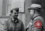 Standbild Allgemeine Raymond McLain S Weilheim Deutschland, 1945, aus Sekunde 14 historischem Filmmaterial Videoclip 65675073899