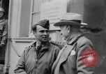 Standbild Allgemeine Raymond McLain S Weilheim Deutschland, 1945, aus Sekunde 26 historischem Filmmaterial Videoclip 65675073899