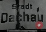 Immagine di Prigionieri di camp Germania, 1945, secondo 6 filmato di repertorio 65675073900