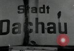 Immagine di Prigionieri di camp Germania, 1945, secondo 8 filmato di repertorio 65675073900