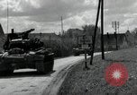 Immagine di Prigionieri di camp Germania, 1945, secondo 27 filmato di repertorio 65675073900