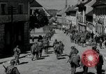 Immagine di Prigionieri di camp Germania, 1945, secondo 49 filmato di repertorio 65675073900