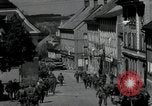 Immagine di Prigionieri di camp Germania, 1945, secondo 52 filmato di repertorio 65675073900
